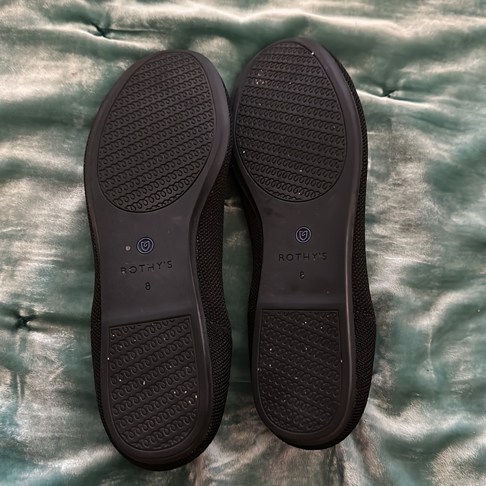 Authentic black flat Rothy’s. Excellent condition. Rarely worn. - Picture 2 of 4